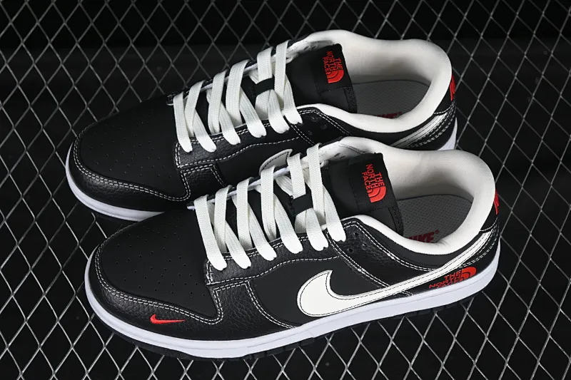 All categories Nk SB Dunk Series Nk SB Dunk Low High-end customized low-top sneakers Nk SB Dunk Low North Face joint black and white Anniversary high-end customized low-top casual sneakers SC9207-403